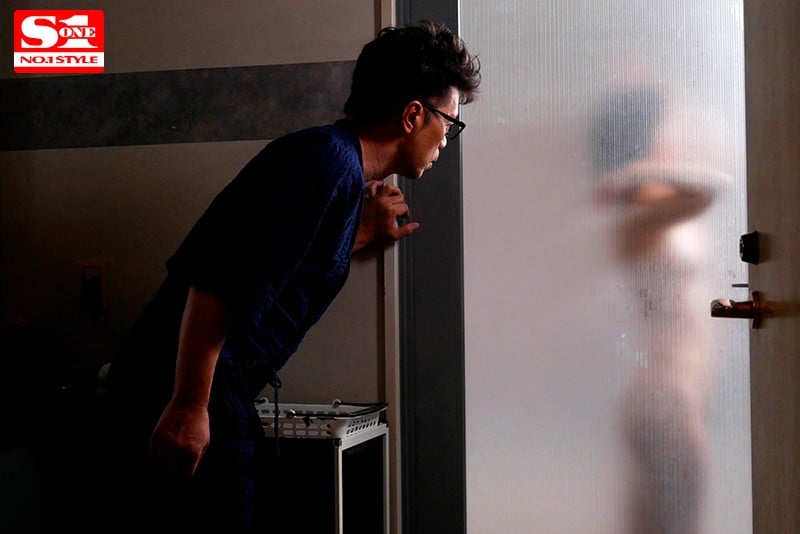 「あなた…ごめんなさい」私、旦那がお風呂に入っている15分の間、いつも義父に抱かれています。 小島みなみ