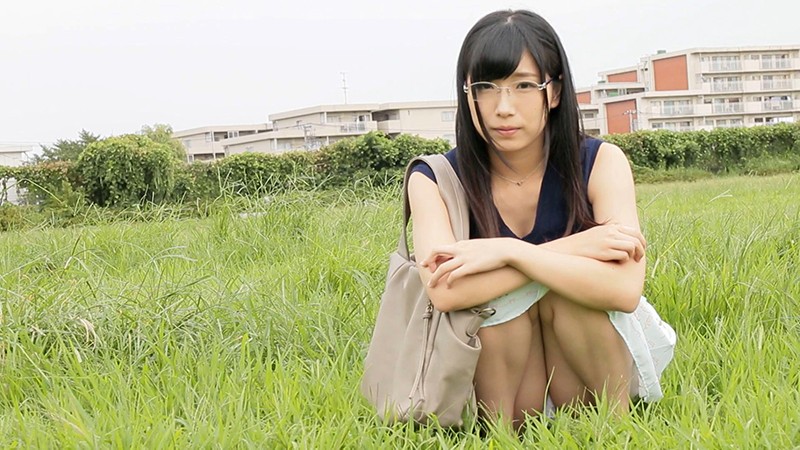 欲求腐満子 みひな(22歳) カラダが敏感すぎて男の人に引かれます。だからいつも自分を抑えてセックスしてます。一度、自分を解放して100回ぐらいイッてみたいんでお願いできますか?