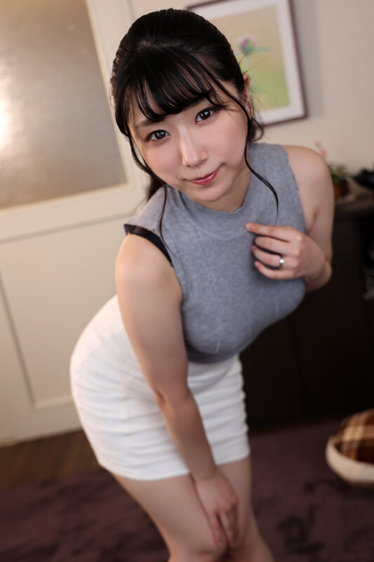 【VR】後悔を取り戻すように絡み合ううねり性交 新妻になった従姉妹のこねくり騎乗位に快楽が止まらない… みひな