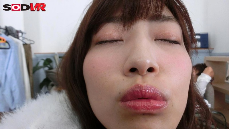 【VR】ほろ酔いでキス魔に変貌した親友の彼女がず～っとキスを求めてきた！寝ている彼氏の目の前でこっそりセックス！ 市川まさみ