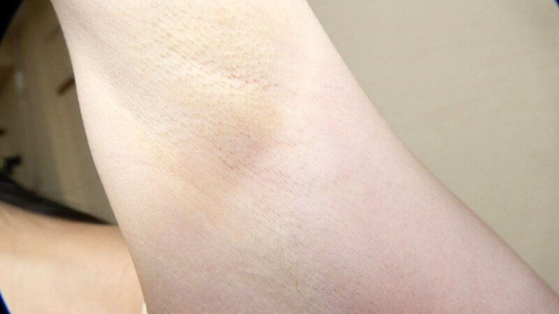 伊織ひなの 濡れてテカってピッタリ密着 神スク水 可愛い女子のスクール水着姿をじっとりと堪能！着替え盗撮から始まり貧乳から巨乳にパイパン、ハミ毛、ジョリワキ等のフェチ接写やローションソーププレイやスク水ぶっかけ等を完全着衣で楽しむAV