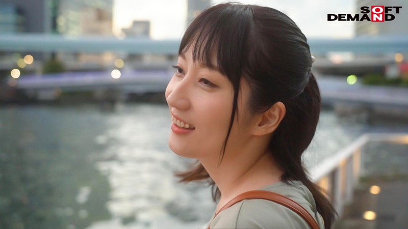 旦那への想いとともに揺られること片道4時間の不倫旅 古瀬朱美 33歳 AV DEBUT