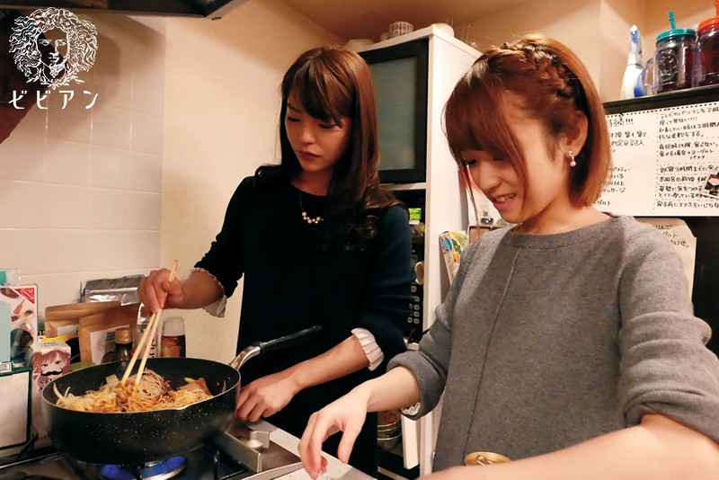 月島ななこと椎名そらのガチレズカップルが自宅にファンを集めて「レズ解禁」オフ会ドキュメント!!