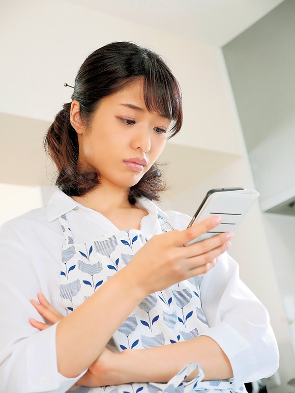 不倫相手に夢中で俺をイヤがる妻に何度も中出し【寝取りがえし】夫の特権を利用して妻が出かける直前に強襲FUCK、体舐めまくりセックス、危険日中出しetc. 川上奈々美