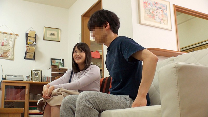 一般男女モニタリングAV 近親相姦しちゃった姉弟のその後まで追跡スペシャル 心優しい巨乳の姉と未だ童貞の弟が素股にチャレンジしたら勢い余ってヌルッと生挿入で筆おろし！禁断の中出し！！…した後日談:姉弟の何度も繰り返される近親相姦を家庭内盗撮