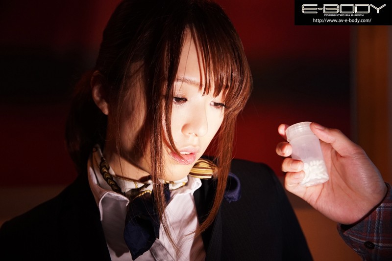 媚薬トランスルーム 桃瀬友梨奈