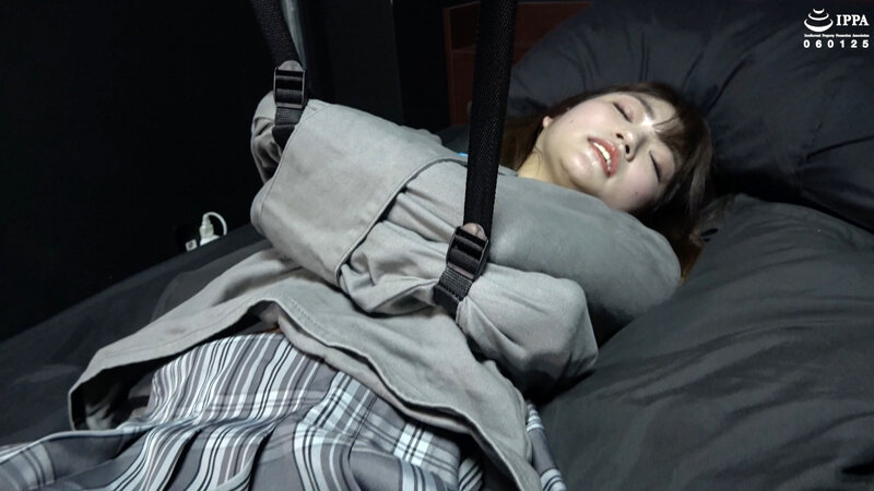 「ドSな先輩を拘束衣と足枷でガチガチに拘束して足裏責めでトロトロに!」わかしラボVol.038- 4 安堂はるの