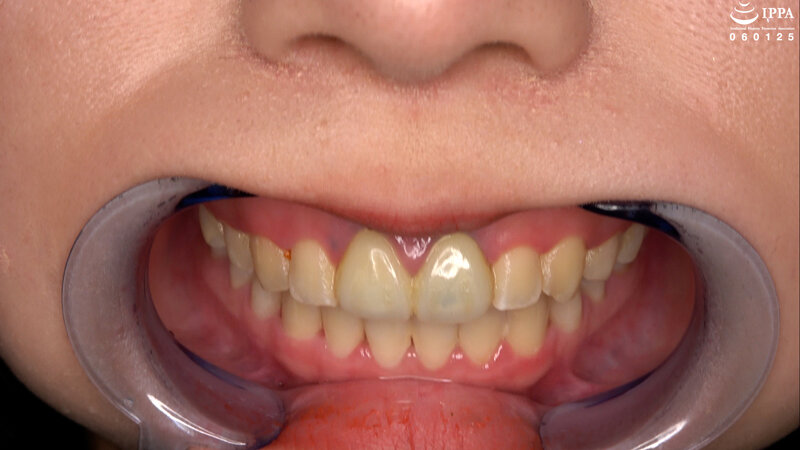 【歯・口内フェチ】足裏をくすぐりられて喜ぶいまどき女子の口内観察! 奥菜みさき