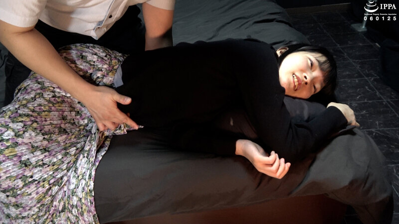 「大人しそうに見えて実はドMなひなのちゃんのくすぐりチェック!」わかしラボVol.041- 1 伊織ひなの