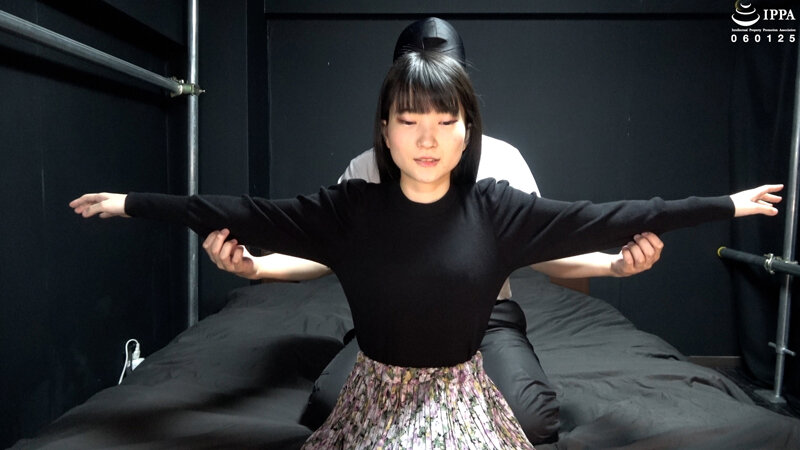 「大人しそうに見えて実はドMなひなのちゃんのくすぐりチェック!」わかしラボVol.041- 1 伊織ひなの