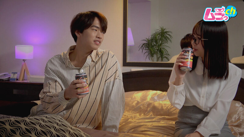 ホテル盗撮 もっといろんなチ〇ポとハメてみたい!彼氏がいるのにマッチングアプリで男を釣ってはチ〇ポ観察し喰いまくる変態女。