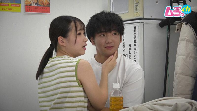 ニンゲン観察 童貞バレするや否やその場で即筆おろし!バイト先の地味っこは控室で隠れオナニーするほどの変態童貞ハンター