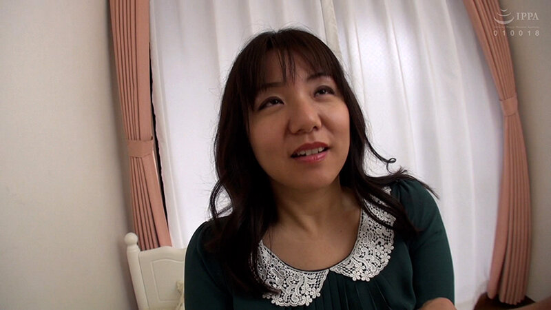 清楚系バツイチ巨乳熟女が照れながらもカメラの前で股間を濡らし…久しぶりのSEXにイキくるう！