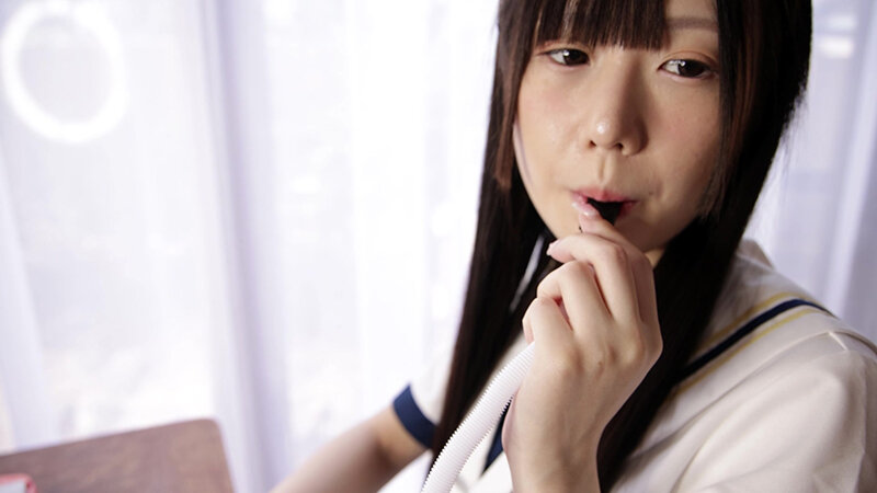 放課後教室に忍び込んだらクラスのアイドルが鍵盤ハーモニカの自主練してた(ヨダレまみれで) 姫崎あむ