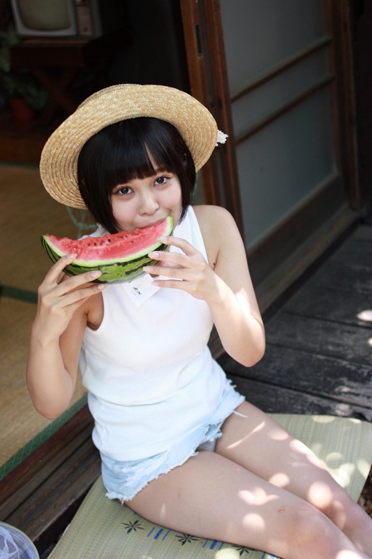 いとこ成長日誌 褐色の美少女と親戚のオジさんと夏休みの想ひ出