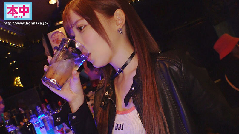 飲み屋でいきなり逆ナンしてきたくせに、弄って焦らして寸止めされて超ハイテンション責めっぱなしで せんべろ!マンべろ!チ●コもべろべろ!何度も何度も精子を搾取される爆ヌキ生パコ中出し×ハシゴ酒 酔わせてくれたら何発でも中出しさせてアゲル!! 七瀬アリス