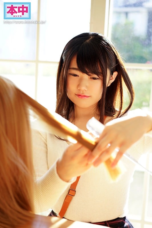 ワケありGカップ美容師さんが脱いだ！！！！ 夢を叶えるために上京して一年、地元の全員に内緒で真正中出しAV出演！！ 須崎まどか（仮）