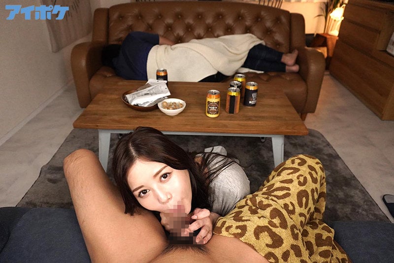 【VR】「彼、寝ちゃったしいいじゃん」 宅飲みで酔った勢いで親友の彼女に迫られ…理性を失くしヤリまくりVR 白峰ミウ