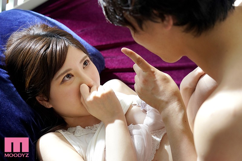 あの日彼女は、僕が実家に帰省中のときに同棲中の自宅で絶倫親友とハメまくって何度も中イキ昇天しまくっていた 藍芽みずき