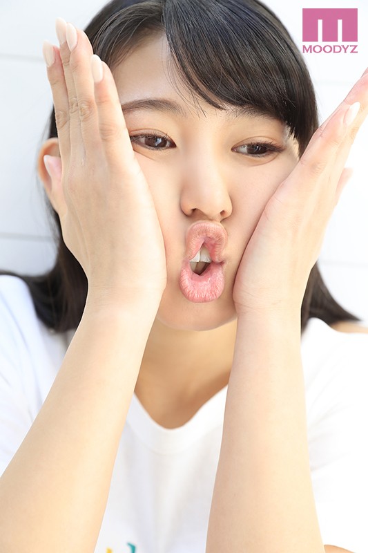 新人 夢は世界!ダンス部キャプテン!めちゃカワ活発女子大生AVデビュー!! 宇流木さら