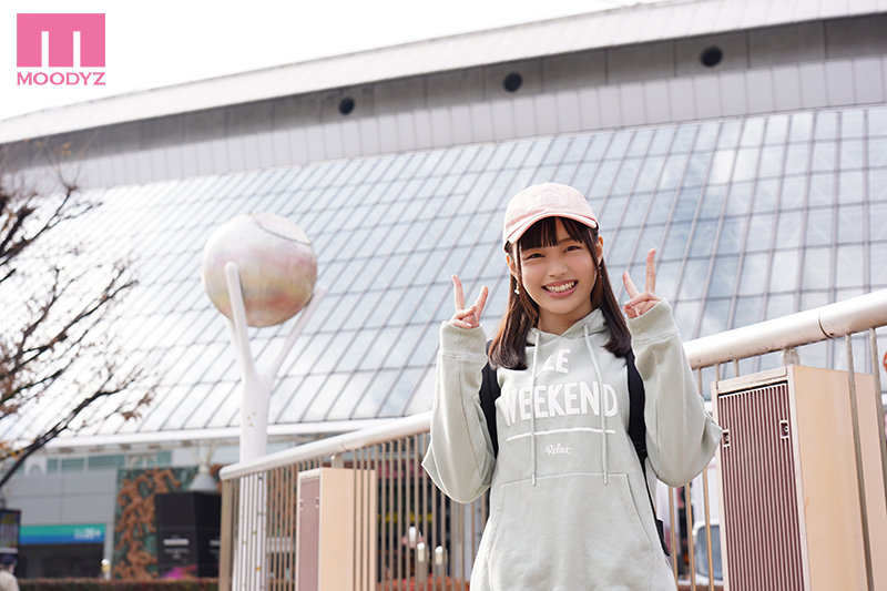 新人 21歳 野球観戦とセックス大好きッ！性欲レベチ！SEXの逸材！めっちゃ敏感Fカップ巨乳女子大生 シーズンオフ中にAVデビュー！！ 唯奈みつき