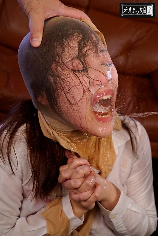 飲尿で喉を責めて欲しいんです。肉便器に自ら立候補 小便がぶ飲み狂乱没頭 某有名大学現代史講師 ノゾミさん