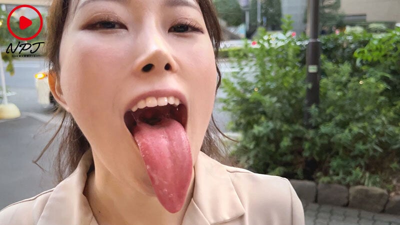 フォロワー7.5万人!!裏垢で承認欲求を満たす長舌フェラ自慢ガールとオフパコ大成功! リアルではごっくんも好きなアナコンダ女子だったので11発ザーメン丸飲みAV発売! ありさ