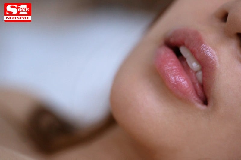 神の乳を持つオンナ 安齋ららデビュー 奇跡の超乳7挟射スペシャル