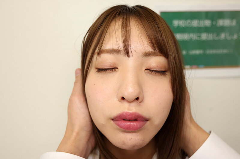 【VR】顔面特化アングルVR ～ 好きだったあの子に告白されて学校で顔を見つめ合いながらこっそりイチャラブSEX～ 白桃はな