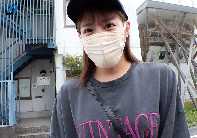 私、コミュ障でなかなか人と馴染めなくて…。大人しくて目立たない「地味女」を脱がせたら凄いスタイルで凄いエロ淫で興奮してそのまま生中出し!! 都月るいさ