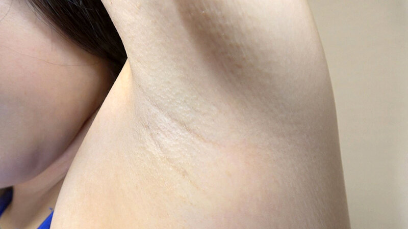 春原未来 濡れてテカってピッタリ密着 神競泳水着 可愛い女子の競泳水着姿をじっとりと堪能！着替え盗撮から始まり貧乳から巨乳にパイパン、ハミ毛、ジョリワキ等のフェチ接写やローションソーププレイや競泳水着ぶっかけ等を完全着衣で楽しむAV