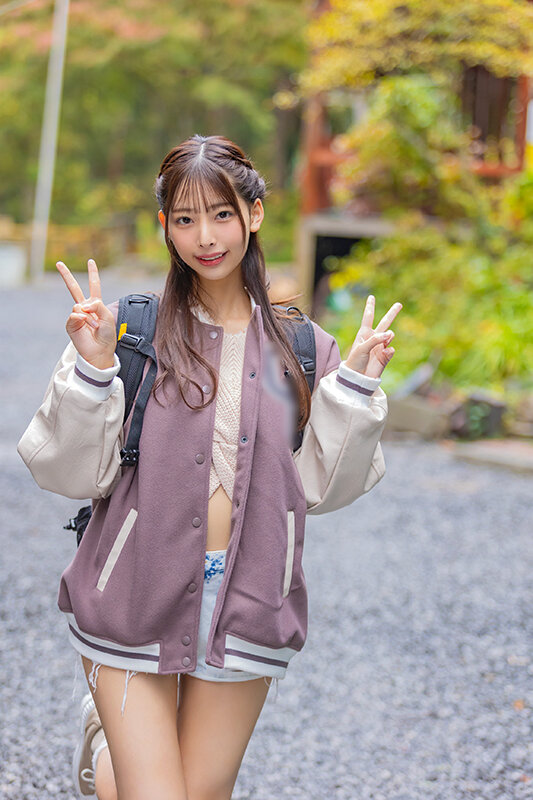 膣汁を精液に置換!パンチラで男性視聴者を誘惑するソロキャン女子インフルエンサー就寝中にテントにこっそり入って添い寝しても最後は中出しまでヤらせてくれる