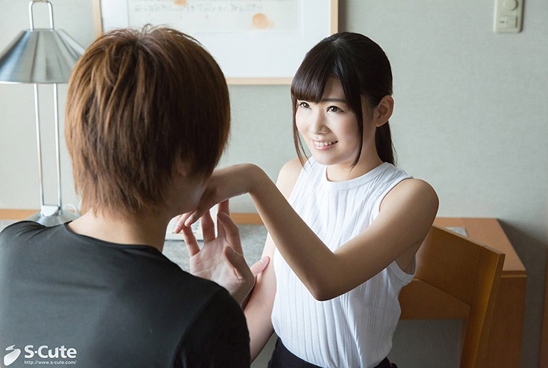 S-Cute 4時間まるごと美少女-可愛い子が感じて、喘いで、イク！AVの基本ここに完成！-