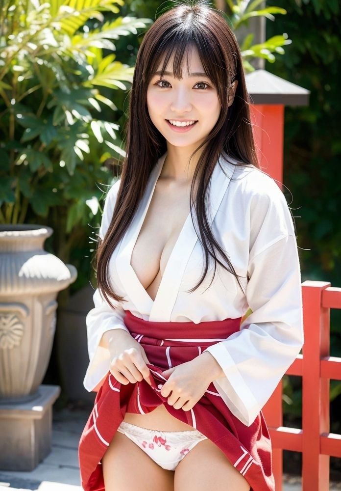 清楚な巫女さんのマ◯コ見せ
