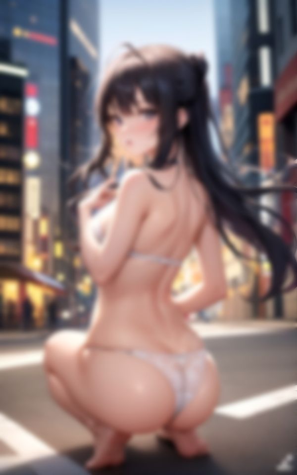 お尻を突き出して誘惑してくる露出美人さん