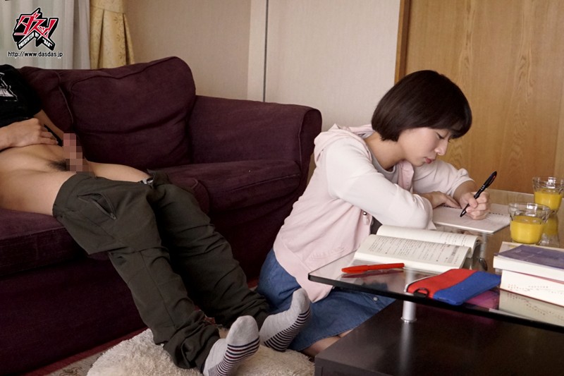 勃起をさせて笑みを浮かべる。痴女っ子優等生。かな まなかかな