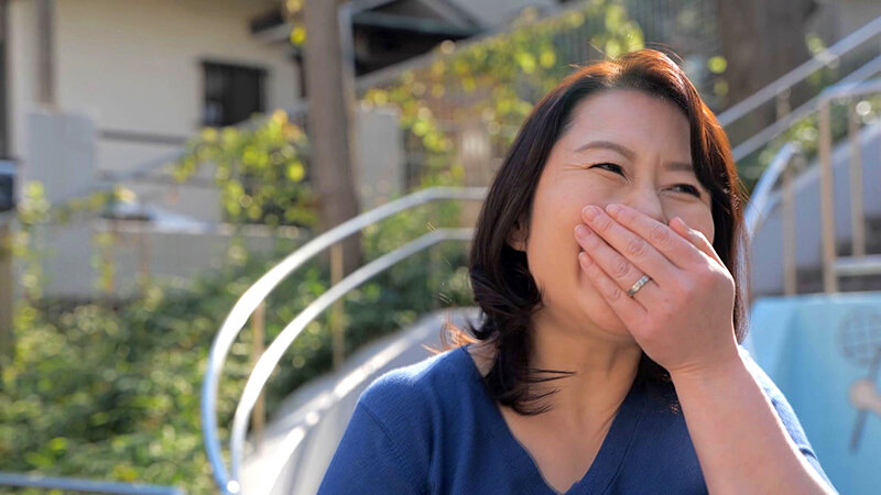 欲求不満のJ-cup最高級熟成肉の人妻に媚薬飲ませたら白目ひんむいて絶頂イカレポンチ最強熟女 爆誕！！みやこ（50歳）