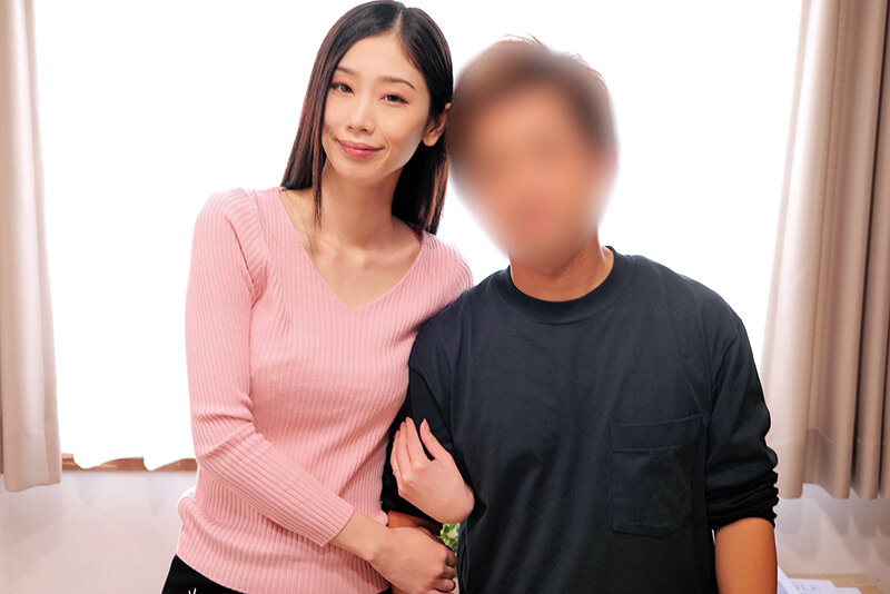 「愛し合う夫婦が残したいメモリアルヌードフォト」と題された雑誌の特集だと妻を騙し、絶倫チ○ポ男と素肌密着偽撮影会で寝取られ検証!!VOL.3 旦那よりも若くてカチカチに反り返ったチ○ポがマ○コまで1cmに超接近して奥さん急激欲情!?旦那が近くにいるにも関わらず…