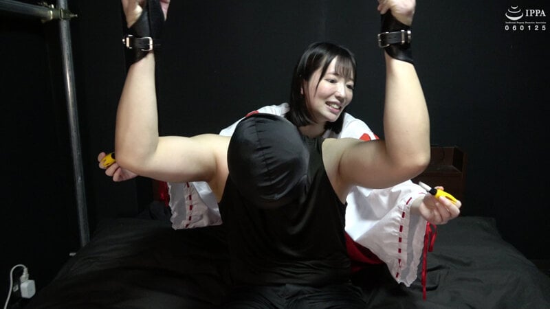 【F/Mくすぐり】巫女服のアイドルから拘束されて弱点いじめ! 宇佐美みおん