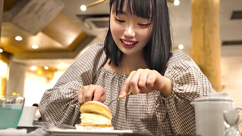 【素人女子大生】黒髪ショートの巫女美女21歳 りこちゃん 純粋大人しそうに見える彼女をディルド電マで頭とぶまで犯し抜く!!アヘ!オホ逝き連発アクメのカワイ子ちゃん♪