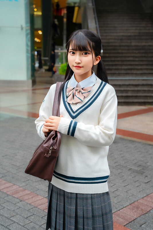 【アフスク☆セックス】真面目系なルックスがかわいいひなのちゃん1☆歳!友達に嘘をついてまで男に会う性的好奇心激強ガール!!小さな体を使って積極的にチ○コを味わう制服ガールに限界突破中出し!!