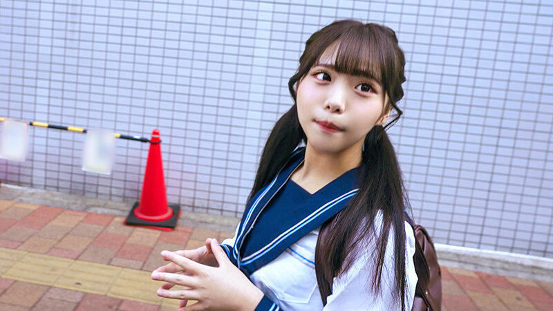 【アフスク☆セックス】どこにでもいる普通な見た目だけど実は性欲激強きょうかちゃん1☆歳!普段からオモチャを使ってマ○コをイジりまくっている変態ガール!!シーツ一面を潮吹きでビショビショにするほどイキまくるピチピチマ○コに大量中出し!!