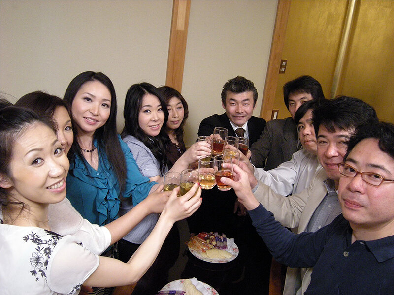 熟女の合コン!酔った勢いで盛り上がって…セックスしちゃいました!