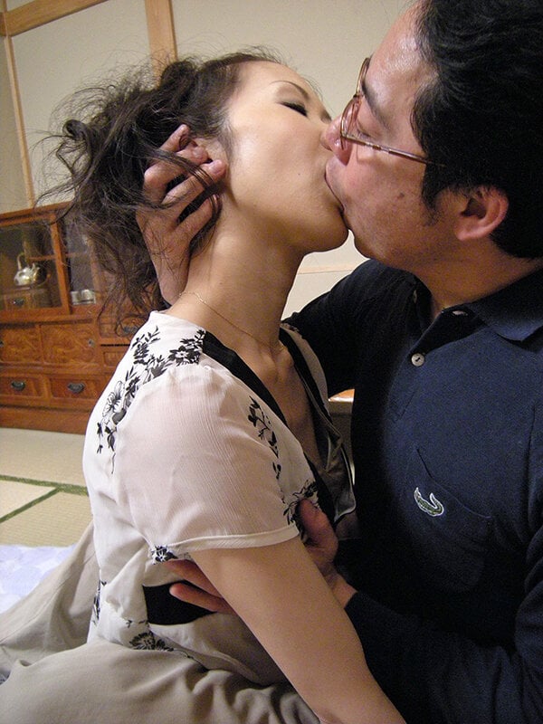 熟女の合コン!酔った勢いで盛り上がって…セックスしちゃいました!
