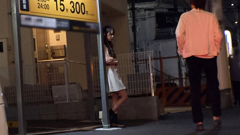 たちんぼ 夜の街に佇む美女に本気で交渉 Vol.1