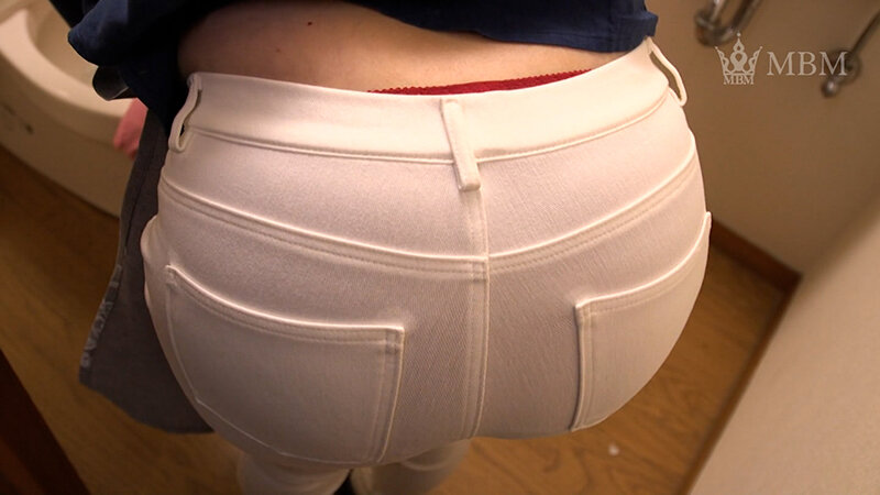 ホームヘルパーで来た美熟女さんのデカ尻にムラムラして勃起したチ〇ポを見せてエッチお願いすると…まさかのヘルパーさんも濡れマ〇コ晒してイキまくる！