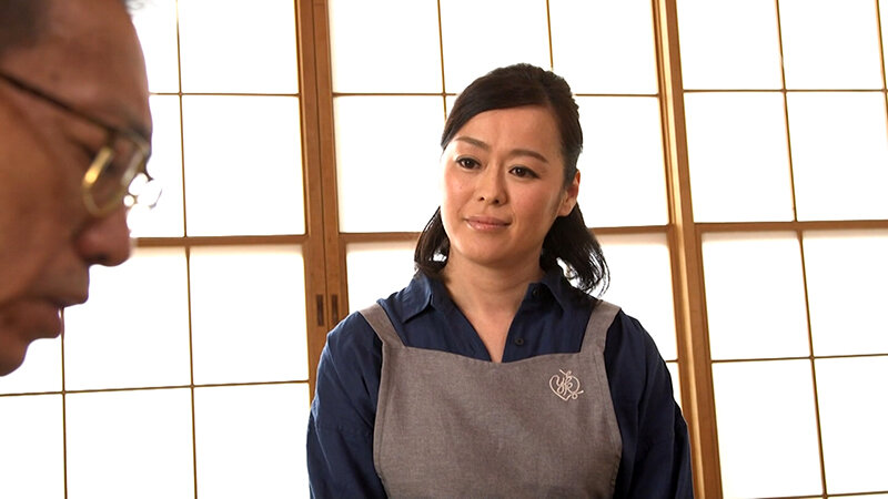 ホームヘルパーで来た美熟女さんのデカ尻にムラムラして勃起したチ〇ポを見せてエッチお願いすると…まさかのヘルパーさんも濡れマ〇コ晒してイキまくる！