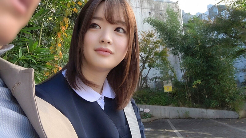 赤ちゃん作ろっ!透き通る白肌の隠れ巨乳美少女は青春スマイルでおじさんを子作りSEXに誘う。 橋本りこ