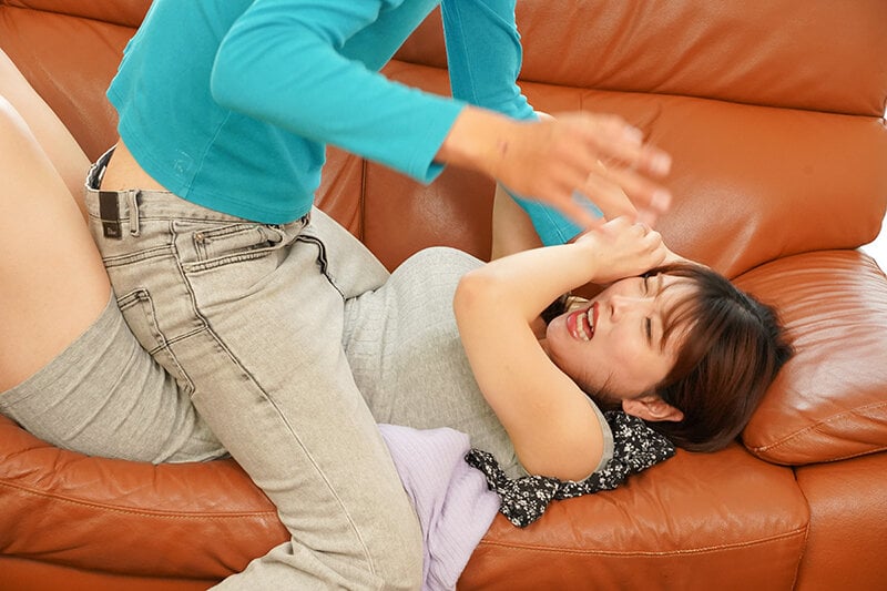 DV支援センターの職員と恋におちたらそいつもDVだった 新村あかり