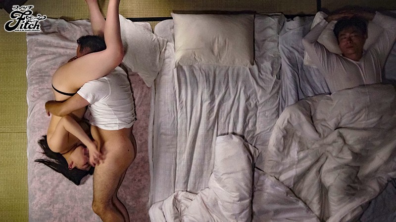 兄嫁のマ○コにうっかり挿入してしまったが最後… 膣圧がもの凄すぎて抜けなくなったチ○ポが萎えるまで強●連続中出し！ 小梅えな